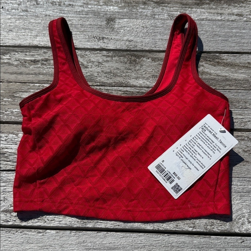 Lululemon Textured Mesh Tennis Tank Top B/C Cup Lululemon Red NWT‎ small